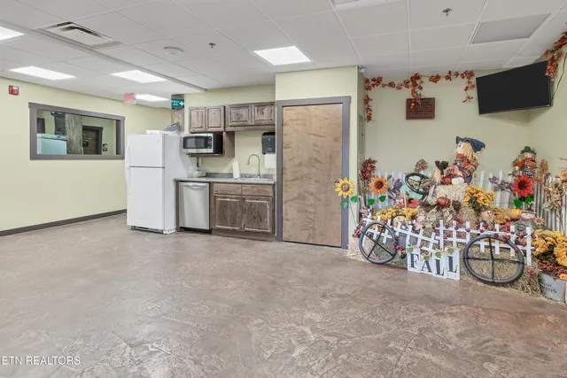 $1,950,000 | 161 East Harper Avenue, Maryville, TN 37804