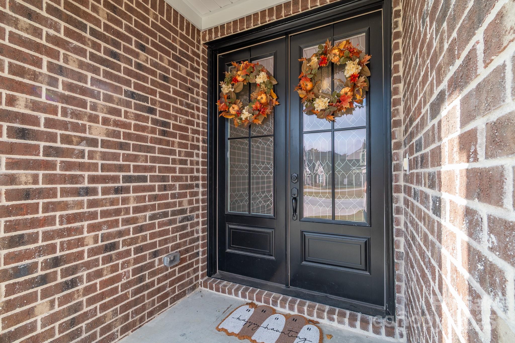 994 Cedar Crest Lane Florence, SC 29501 - Photo 3 of 42 a bathroom with a window and a shower