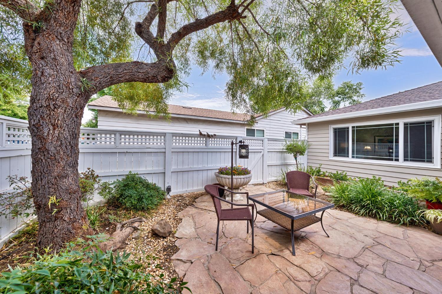 5422 Earnell Street Carmichael, CA 95608 - Photo 6 of 39 a view of a house with backyard and sitting area