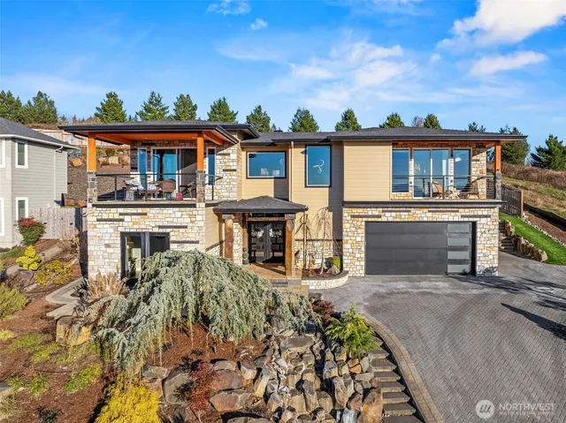 $925,000 | 257 Curtis Drive, Longview, WA 98632