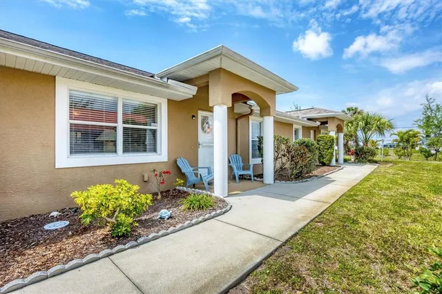 $215,000 | 182 Rotonda Boulevard West, Unit B, Rotonda West, FL 33947