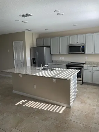 $2,600 | 10042 Salt Point Drive, Winter Garden, FL 34787