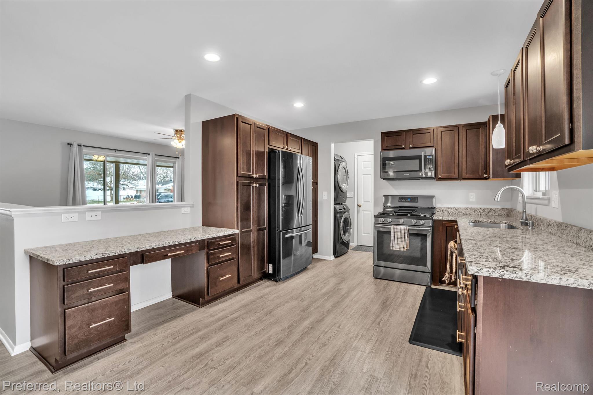23685 Ripple Creek Novi, MI 48375 - Photo 9 of 40 Gallery Image 9