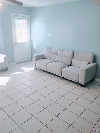 $125,000 | 810 Meadow Glen Avenue, Unit D, Zachary, LA 70791