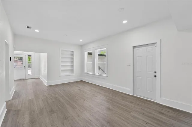 $2,500 | 7002 North Nebraska Avenue, Tampa, FL 33604