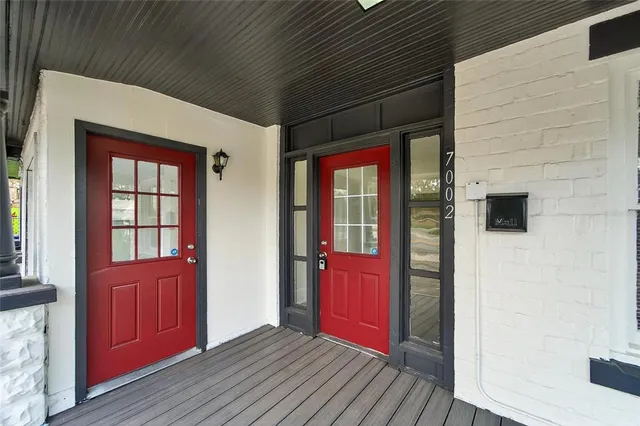 $2,500 | 7002 North Nebraska Avenue, Tampa, FL 33604