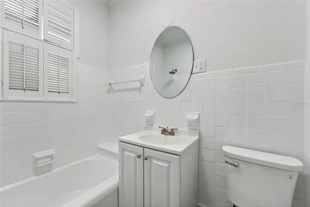 $2,500 | 7002 North Nebraska Avenue, Tampa, FL 33604