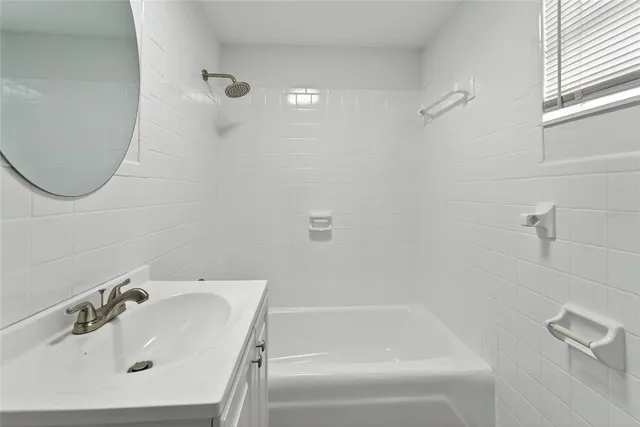 $2,500 | 7002 North Nebraska Avenue, Tampa, FL 33604