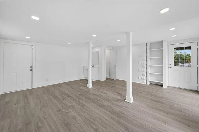 $2,500 | 7002 North Nebraska Avenue, Tampa, FL 33604