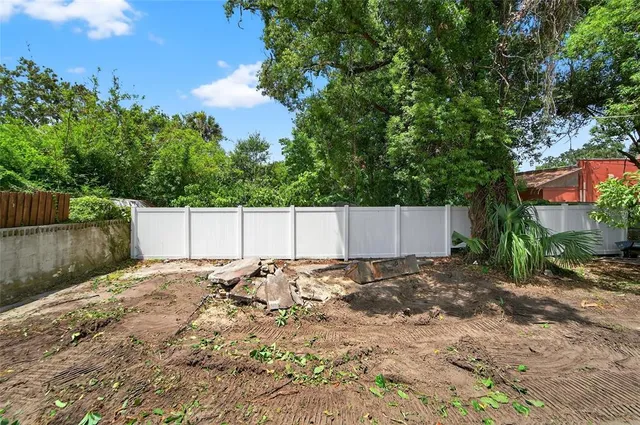 $2,500 | 7002 North Nebraska Avenue, Tampa, FL 33604