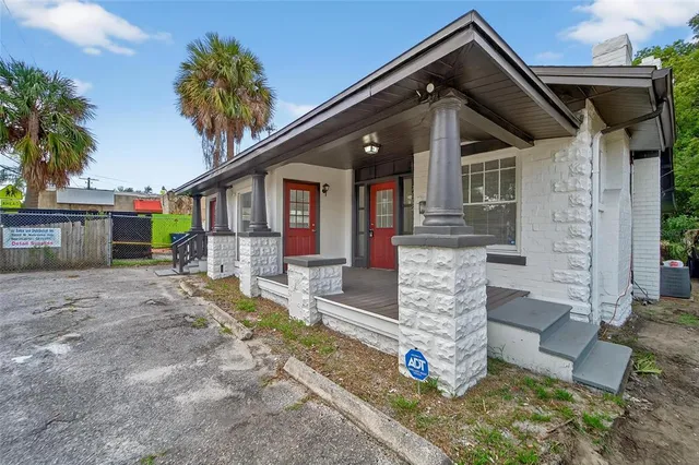 $2,500 | 7002 North Nebraska Avenue, Tampa, FL 33604
