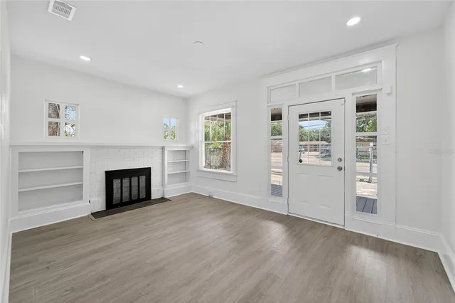 $2,500 | 7002 North Nebraska Avenue, Tampa, FL 33604