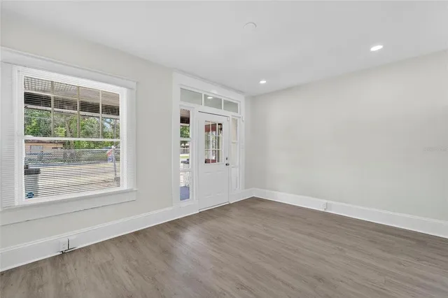 $2,500 | 7002 North Nebraska Avenue, Tampa, FL 33604