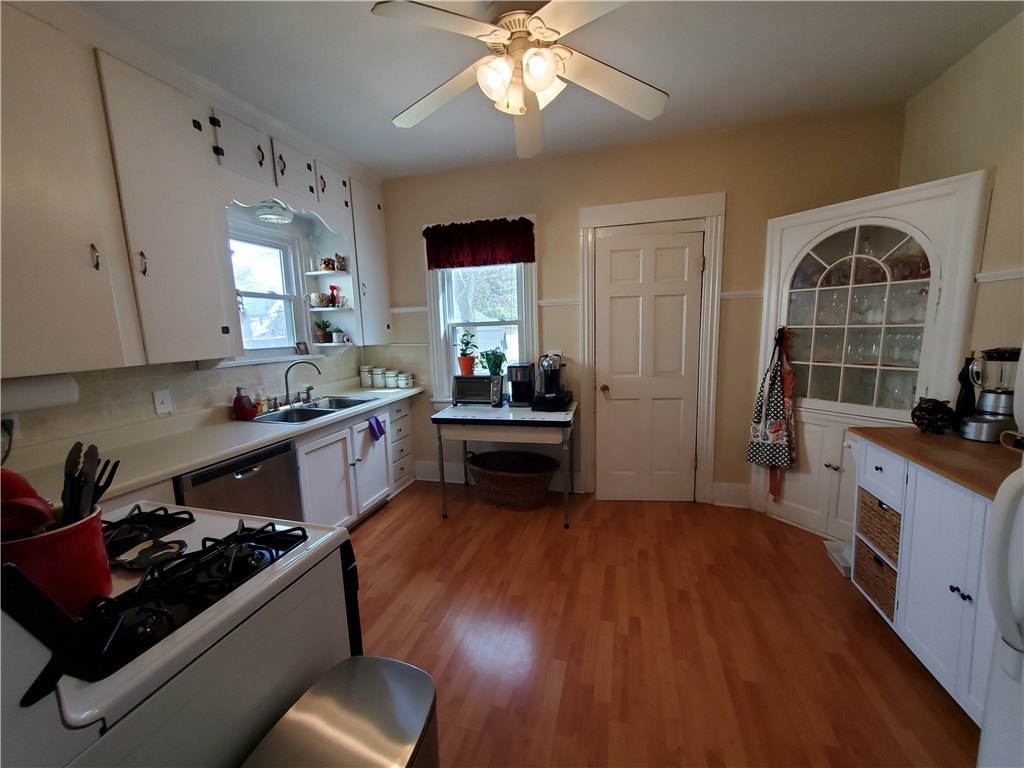 274 Field Street Rochester, NY 14620 - Photo 12 of 17