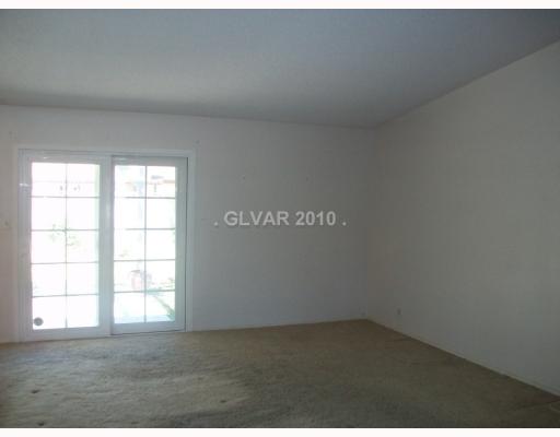 2708 Osborne Lane Henderson, NV 89014 - Photo 2 of 10 Living Room.