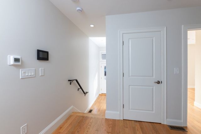 a view of an entryway with a workspace