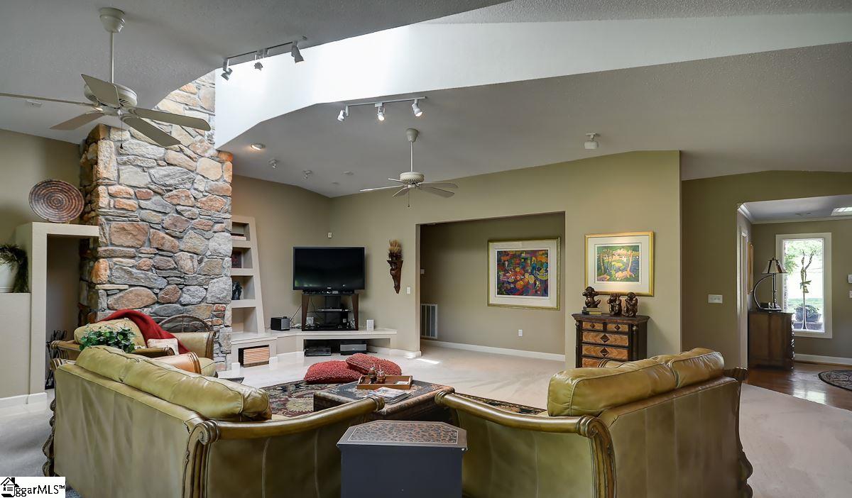 204 League Road Simpsonville, SC 29681 - Photo 5 of 36 Gallery Image 5