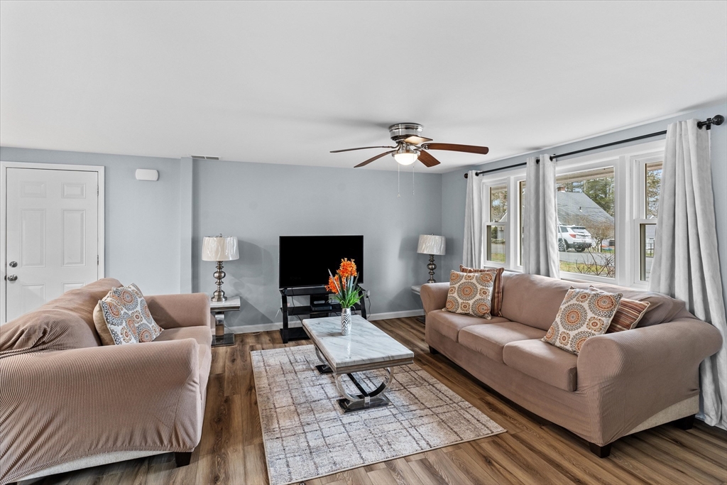 7 Jane Road Methuen, MA 01844 - Photo 3 of 32 Gallery Image 3
