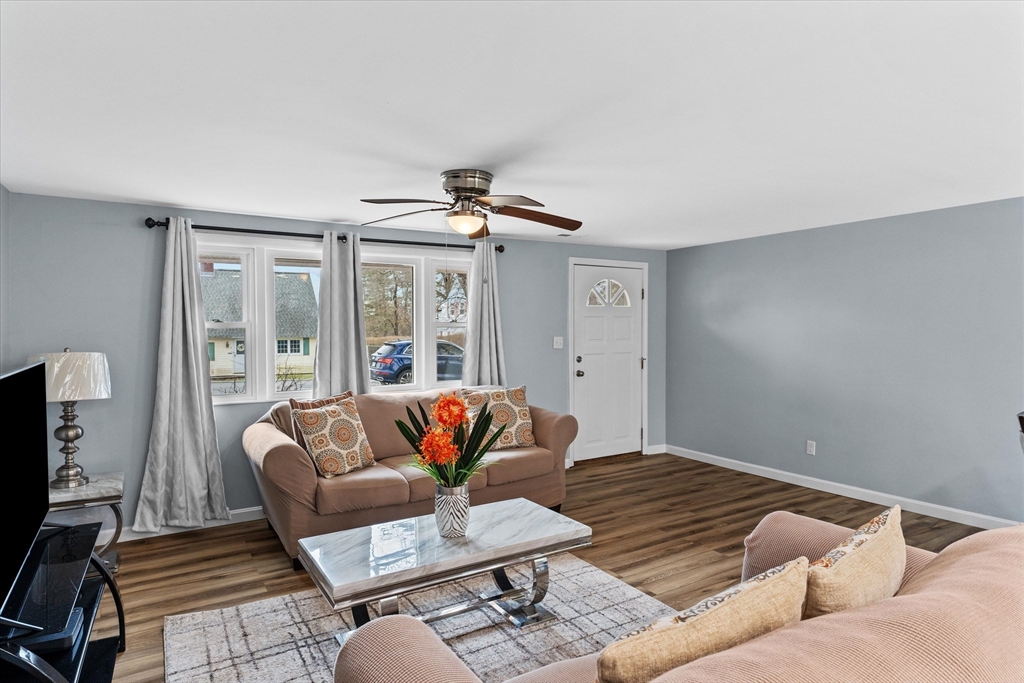 7 Jane Road Methuen, MA 01844 - Photo 4 of 32 Gallery Image 4