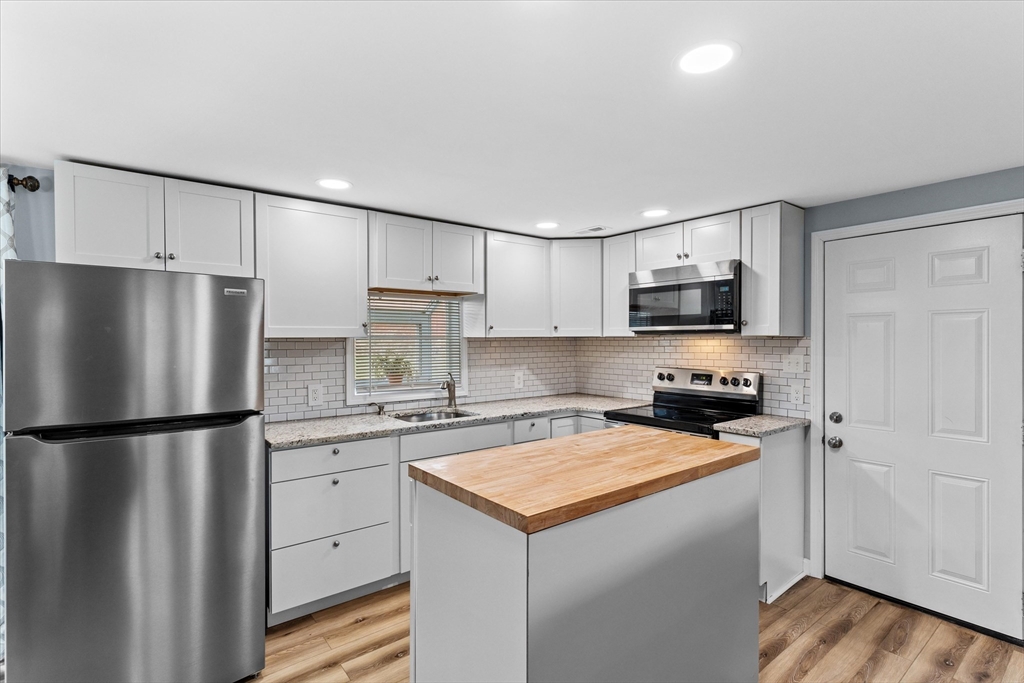 7 Jane Road Methuen, MA 01844 - Photo 9 of 32 Gallery Image 9