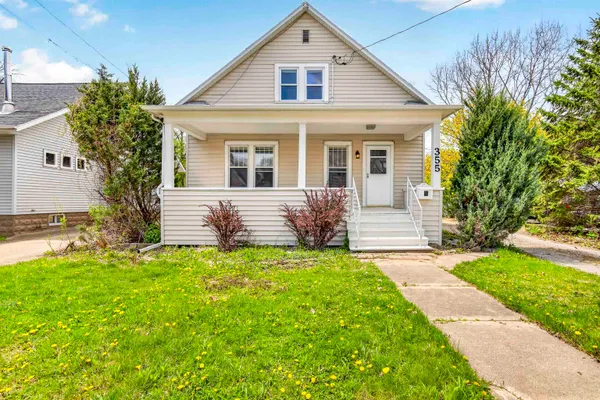 $260,000 | 355 Oak Street, Menasha, WI 54952