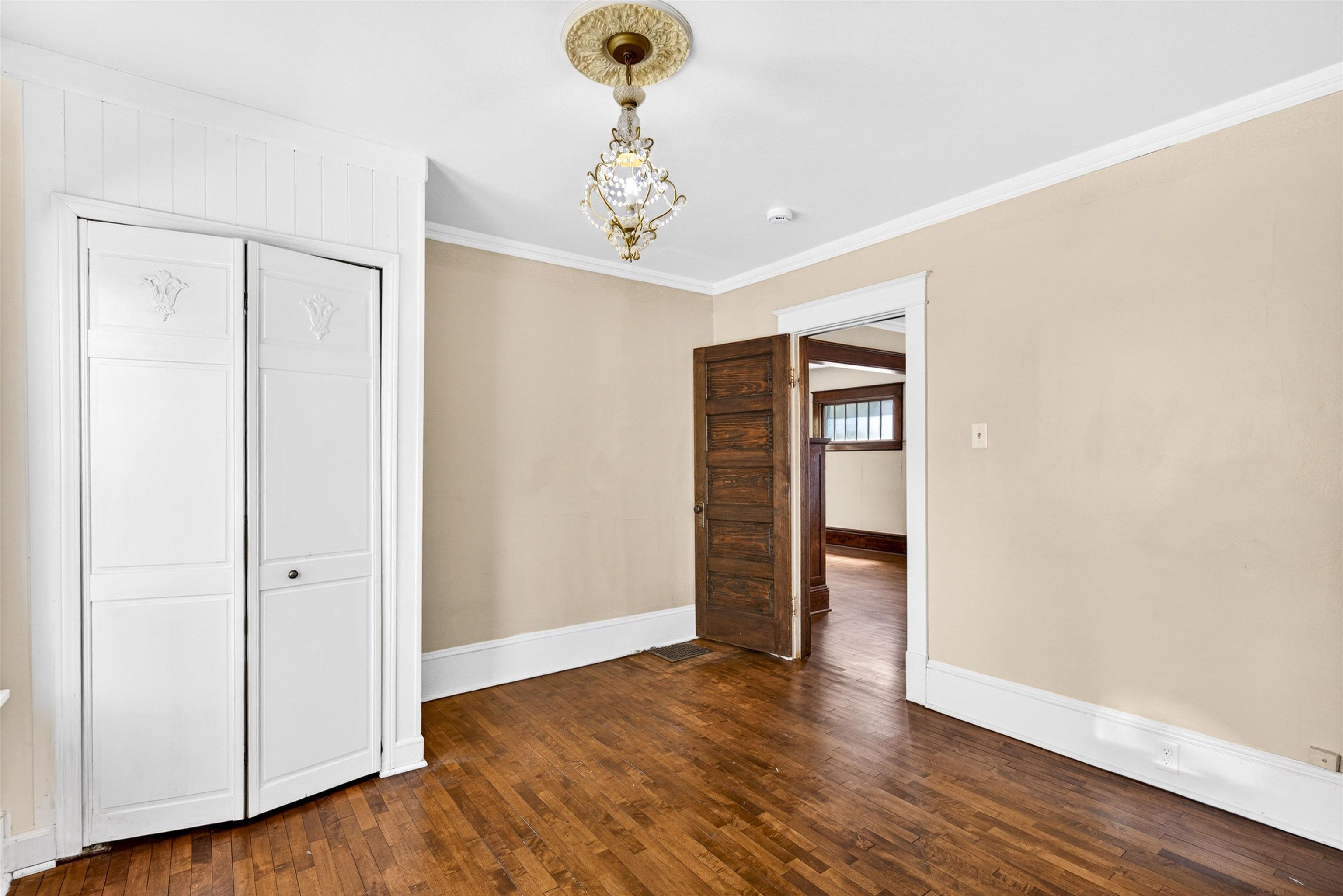 355 Oak Street Menasha, WI 54952 - Photo 13 of 49