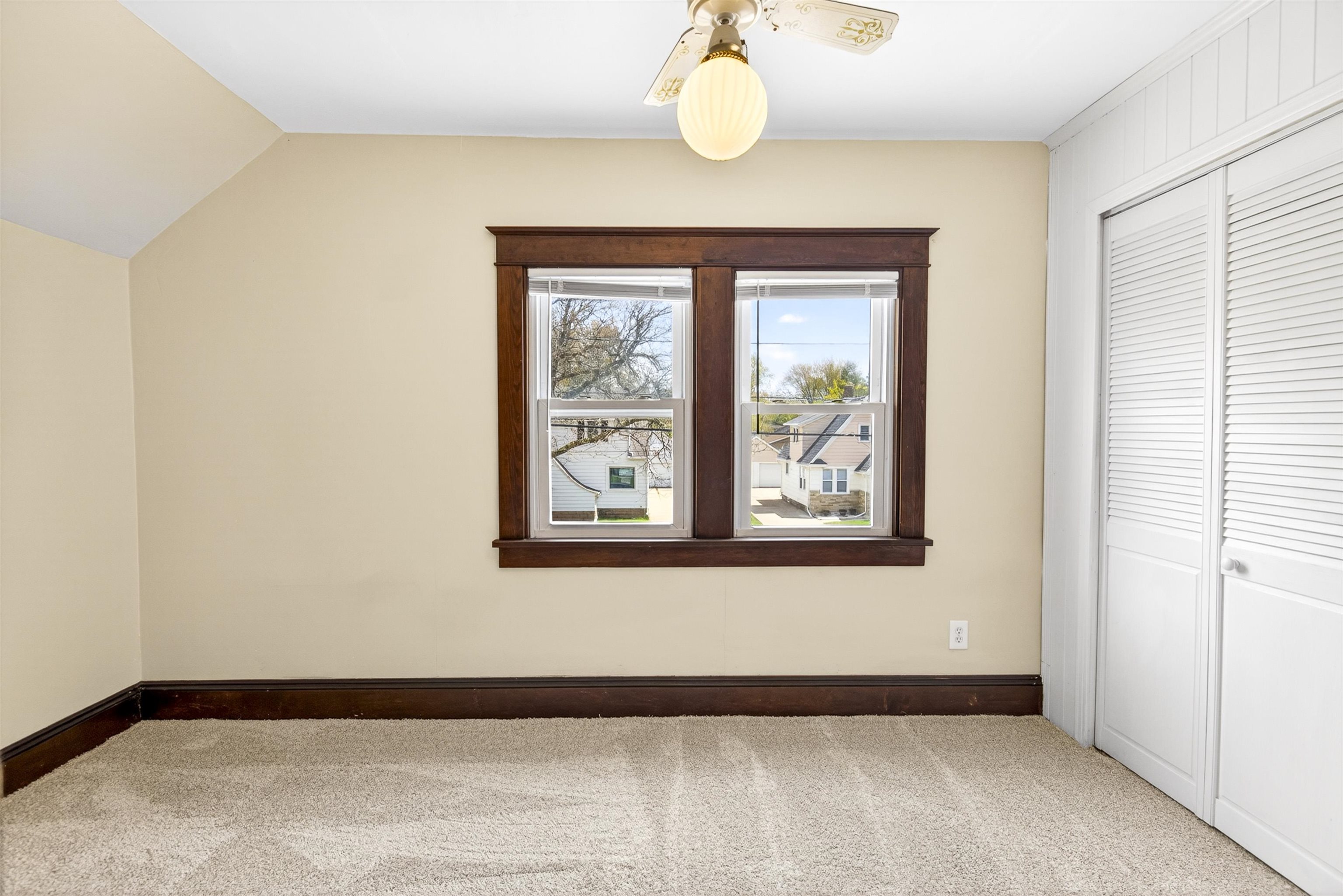 355 Oak Street Menasha, WI 54952 - Photo 20 of 49