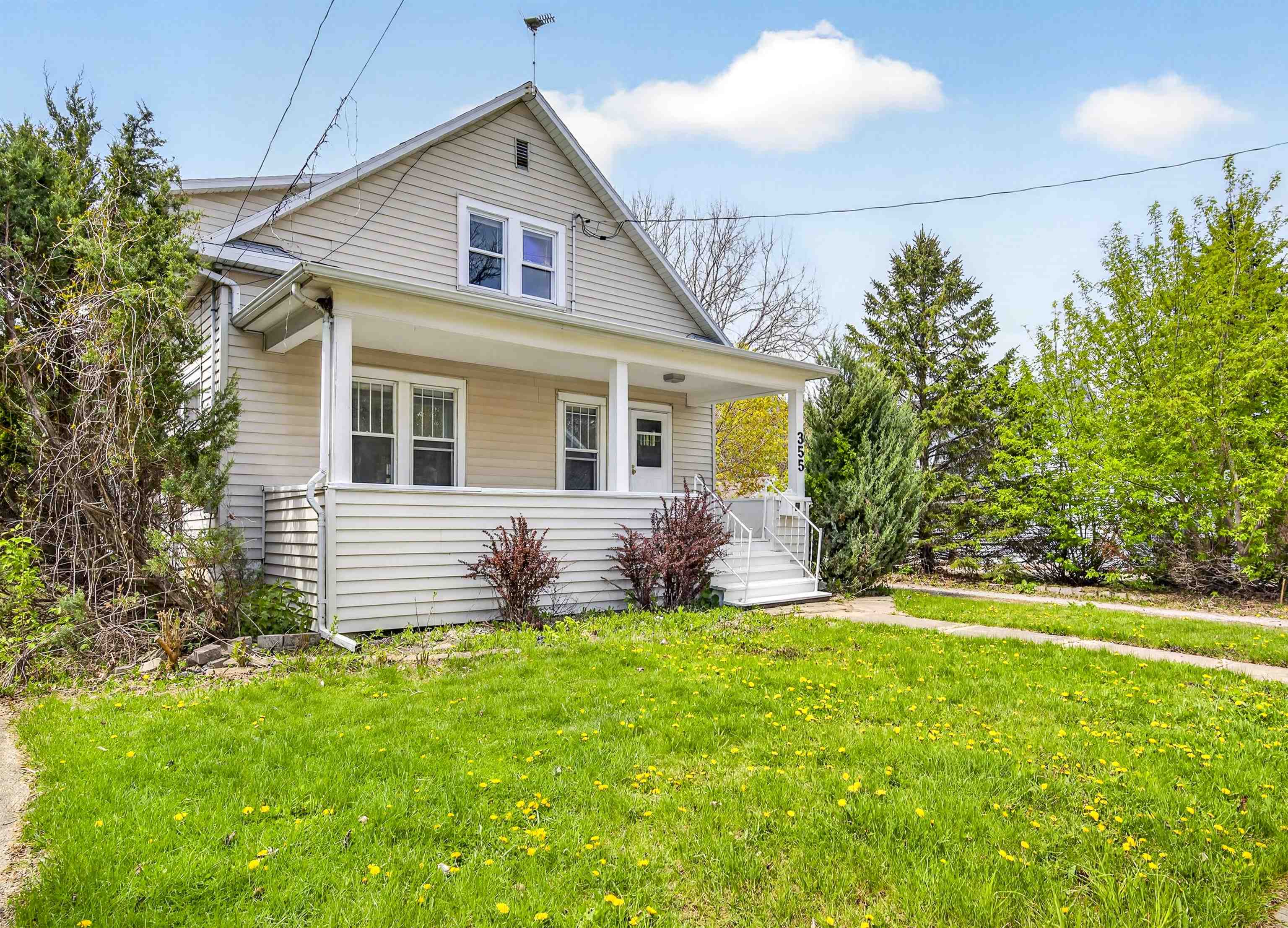 355 Oak Street Menasha, WI 54952 - Photo 2 of 49