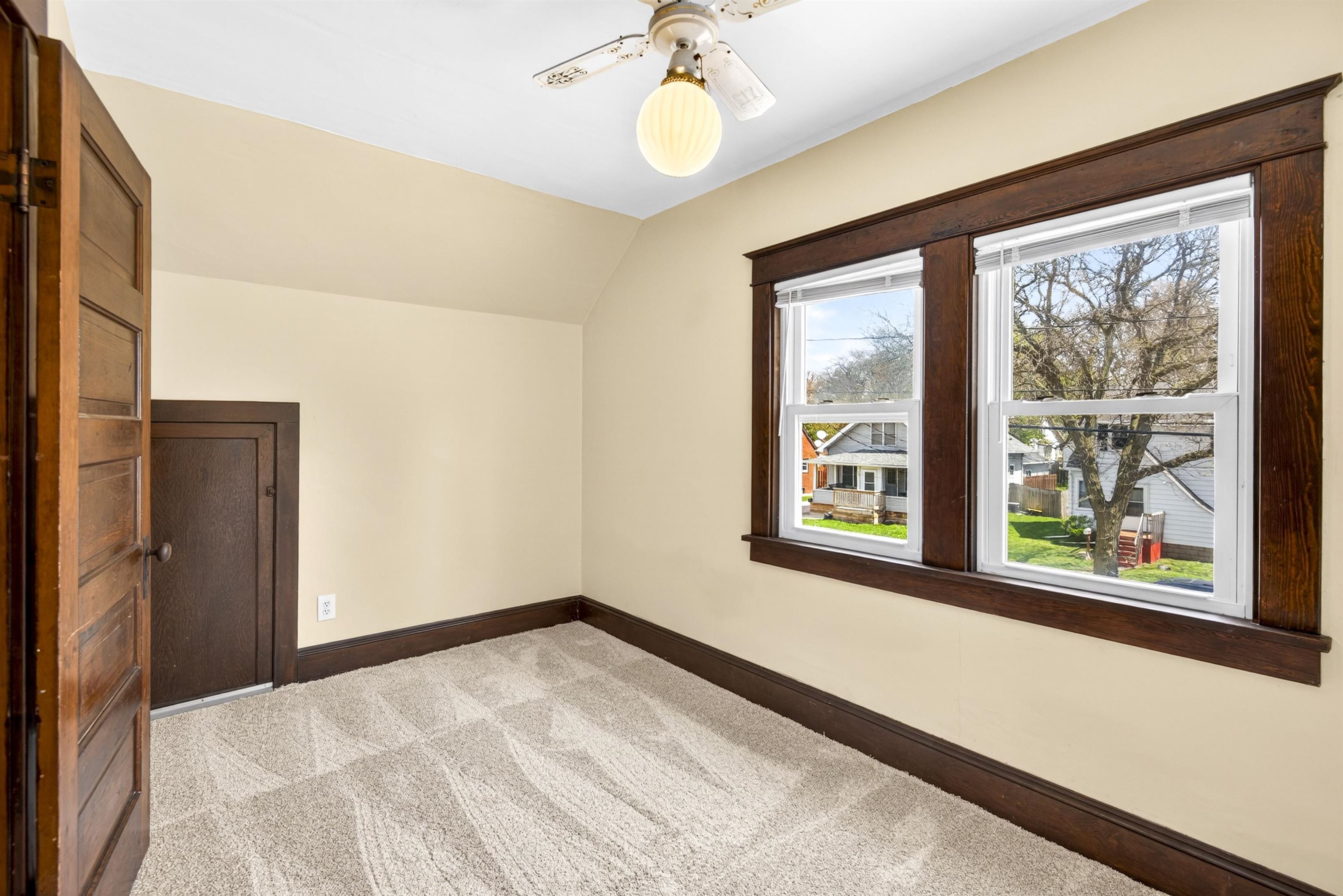 355 Oak Street Menasha, WI 54952 - Photo 21 of 49