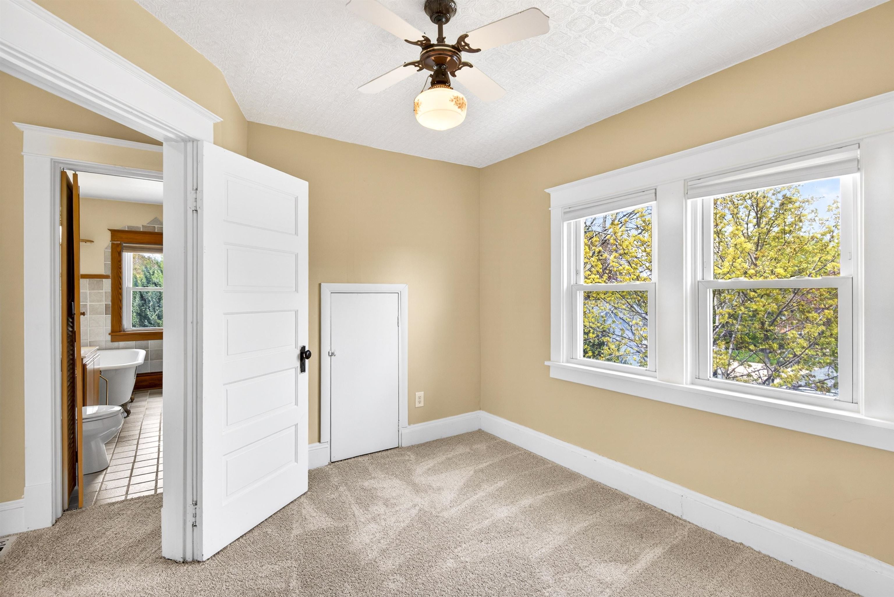 355 Oak Street Menasha, WI 54952 - Photo 24 of 49