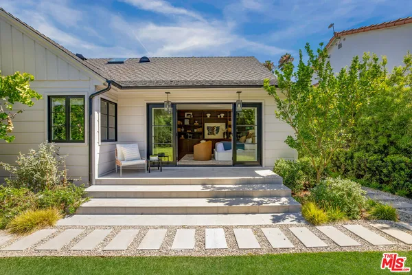 $6,749,000 | 14903 Pampas Ricas Boulevard, Pacific Palisades, CA 90272