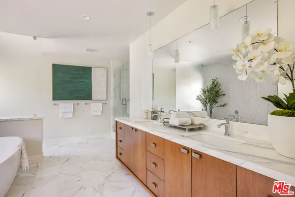 $6,749,000 | 14903 Pampas Ricas Boulevard, Pacific Palisades, CA 90272