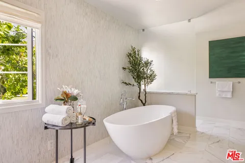 $6,999,000 | 14903 Pampas Ricas Boulevard, Pacific Palisades, CA 90272