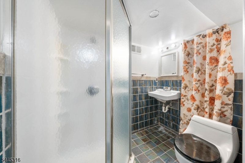 412 Spruce Street Linden, NJ 07036 - Photo 13 of 16