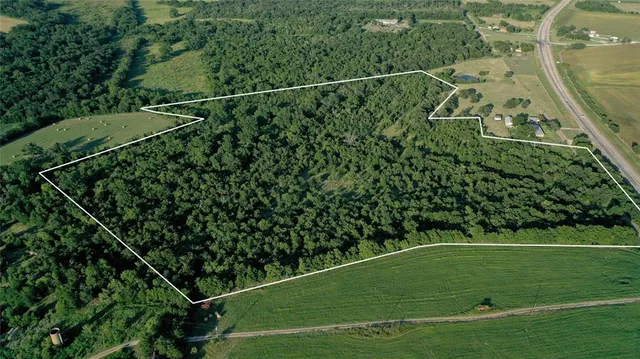 a view of a tennis court