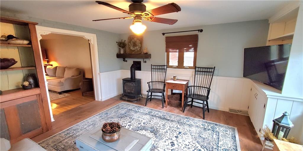 484 Old Farm Road Pittsburgh, PA 15228 - Photo 11 of 48 Gallery Image 11