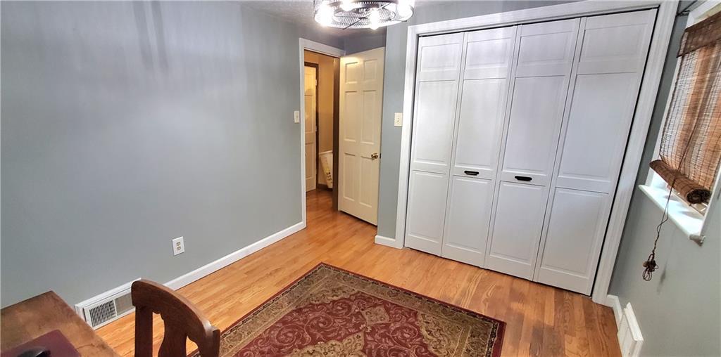 484 Old Farm Road Pittsburgh, PA 15228 - Photo 16 of 48 Gallery Image 16