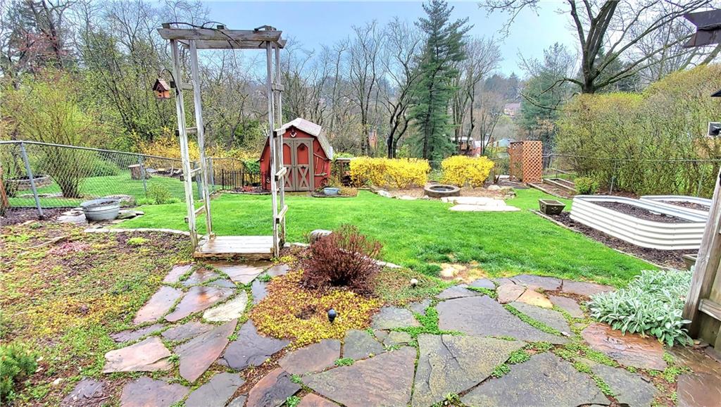 484 Old Farm Road Pittsburgh, PA 15228 - Photo 18 of 48 Gallery Image 18