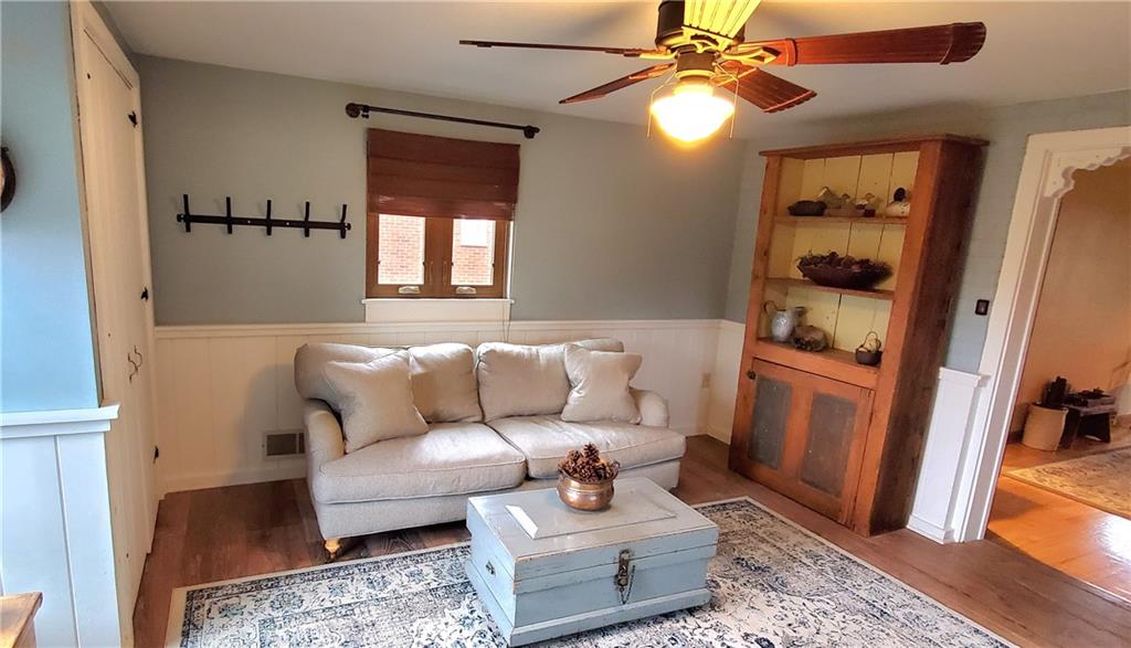 484 Old Farm Road Pittsburgh, PA 15228 - Photo 21 of 48 Gallery Image 21