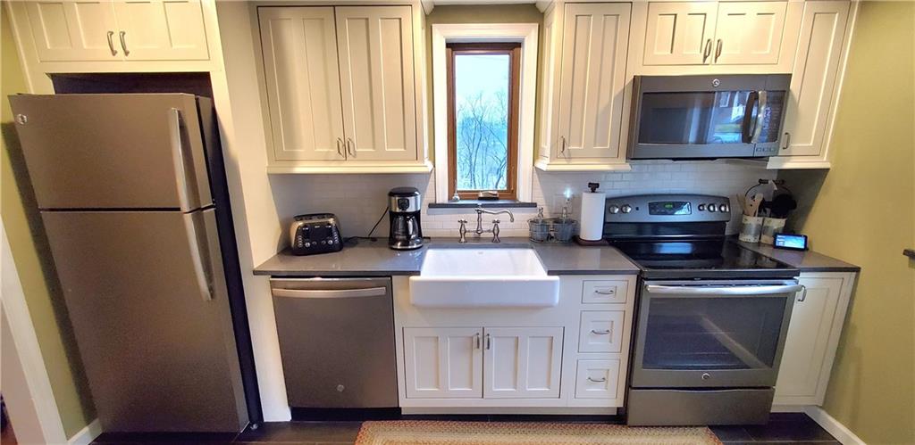 484 Old Farm Road Pittsburgh, PA 15228 - Photo 24 of 48 Gallery Image 24