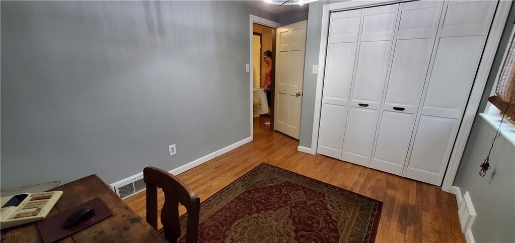 484 Old Farm Road Pittsburgh, PA 15228 - Photo 32 of 48 Gallery Image 32