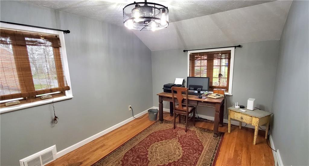 484 Old Farm Road Pittsburgh, PA 15228 - Photo 7 of 48 Gallery Image 7