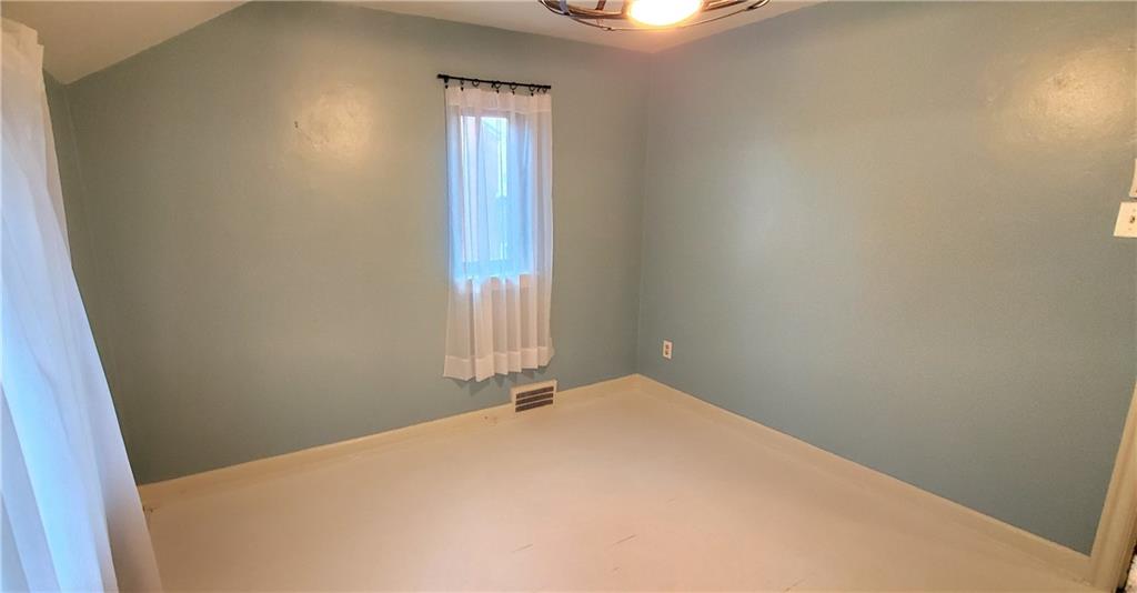 484 Old Farm Road Pittsburgh, PA 15228 - Photo 8 of 48 Gallery Image 8