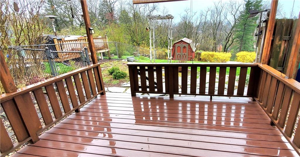 484 Old Farm Road Pittsburgh, PA 15228 - Photo 10 of 48 Gallery Image 10