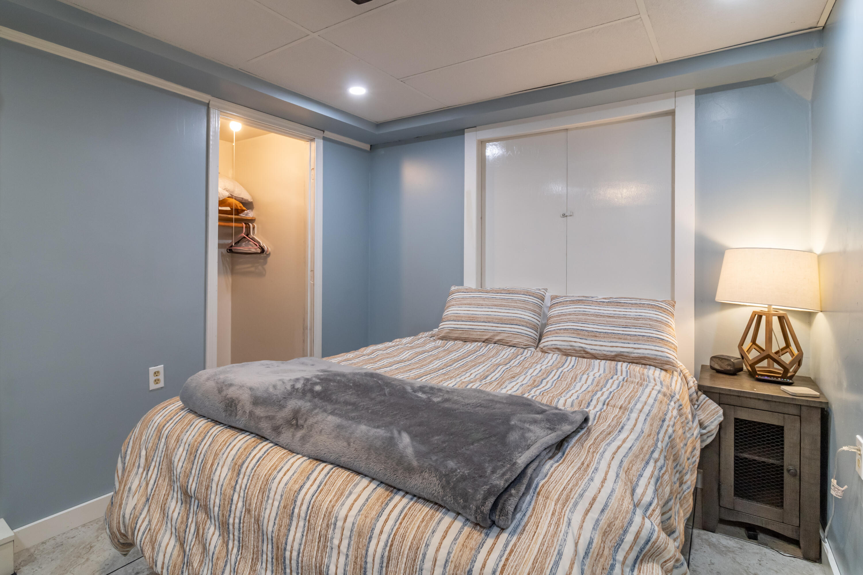 278 Sunset Road Deer Isle, ME 04627 - Photo 54 of 75 278 Sunset Road Interiors-44