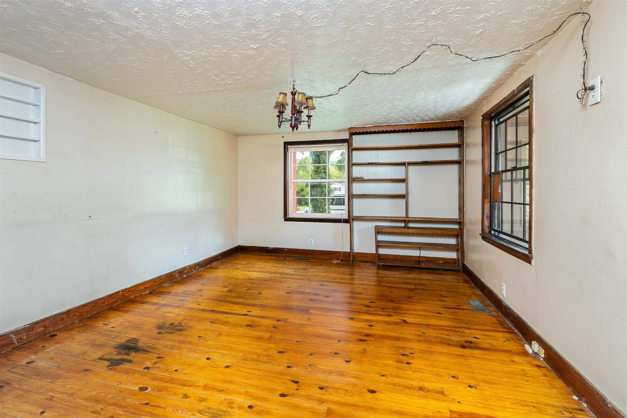 1762 Mt Torrey Road Lyndhurst, VA 22952 - Photo 7 of 46 a view of empty room with wooden floor and fan