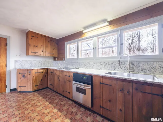 $179,500 | 717 West Brow Court, Peoria, IL 61615