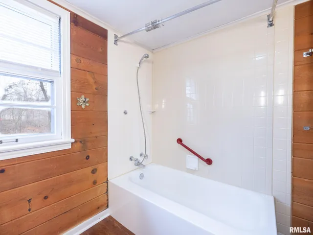 $179,500 | 717 West Brow Court, Peoria, IL 61615