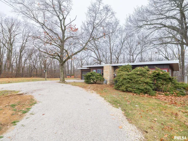 $179,500 | 717 West Brow Court, Peoria, IL 61615