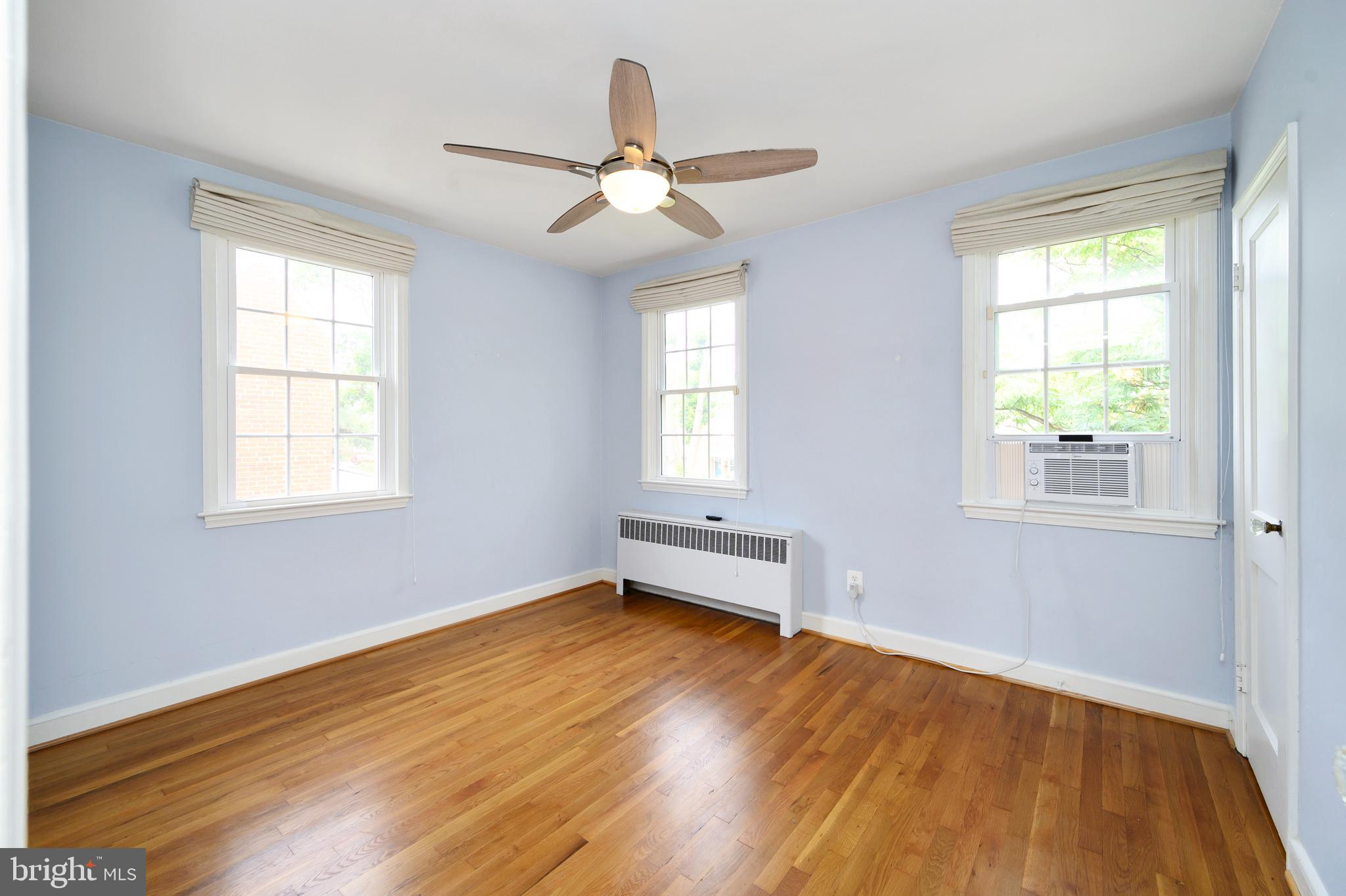 3719 Clarenell Road Baltimore, MD 21229 - Photo 4 of 32 Gallery Image 4